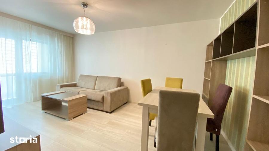 Apartament cu 4 camere decomandat în Astra