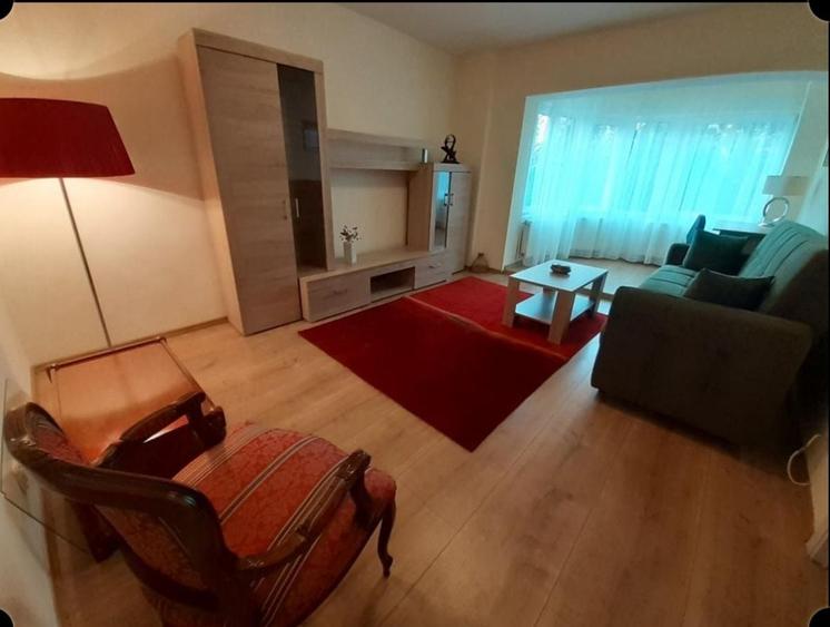Apartament cu 2 camere decomandat, mobilat în Centrul Civic