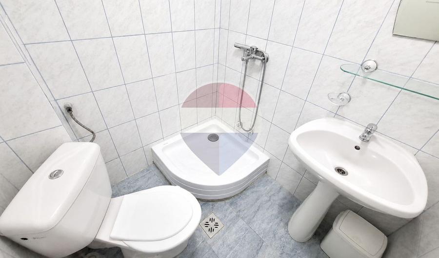 Duplex cu 13 camere cu Teren 240 Mp în Cioplea