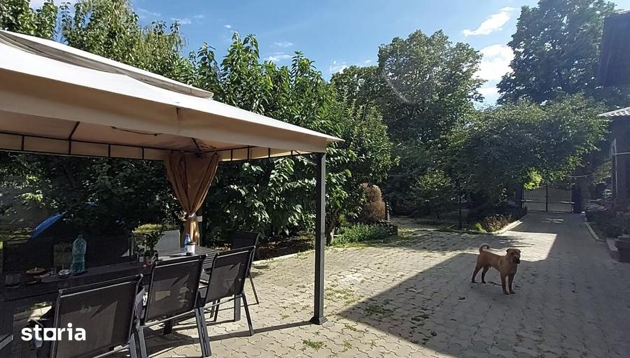 Casă cu 6 camere cu Teren 1022 Mp în Central