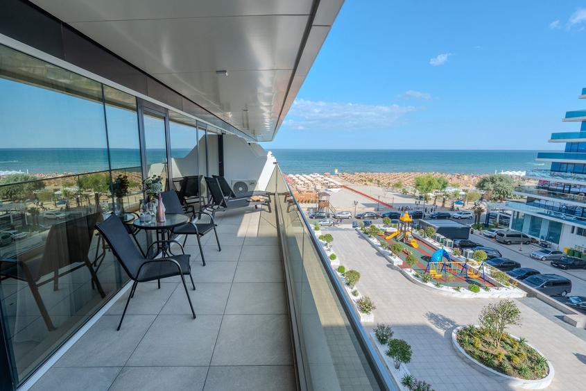 Apartament cu 3 camere decomandat în Mamaia-Sat