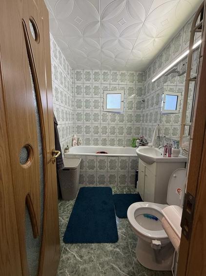 Apartament cu 3 camere decomandat în Tomești