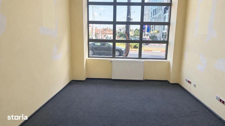 Spațiu comercial, de 800 mp, în Șelimbăr