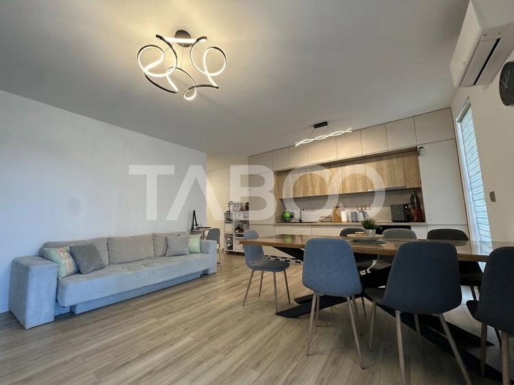 Apartament cu 3 camere semidecomandat, mobilat în Zorilor