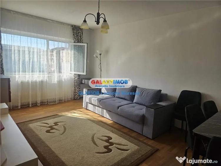 Apartament cu 2 camere decomandat în Micro 12
