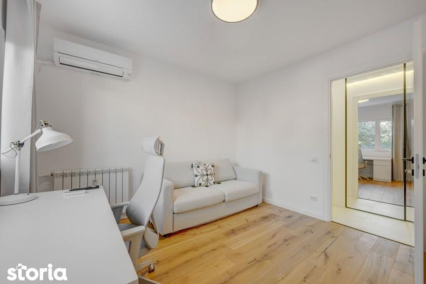 Apartament cu 3 camere semidecomandat în Floreasca