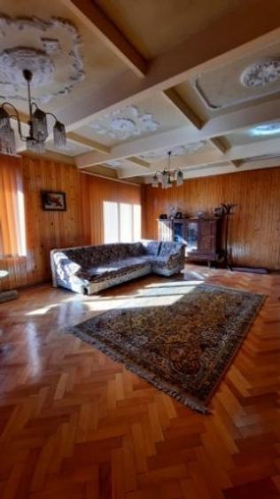 Casă individuală cu 6 camere cu Teren 435 Mp în Favorit