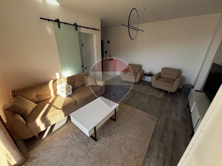 Apartament cu 2 camere decomandat, mobilat în Florești