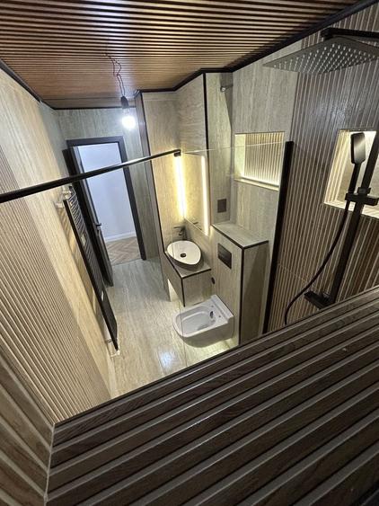 Apartament cu 3 camere semidecomandat în Cotroceni