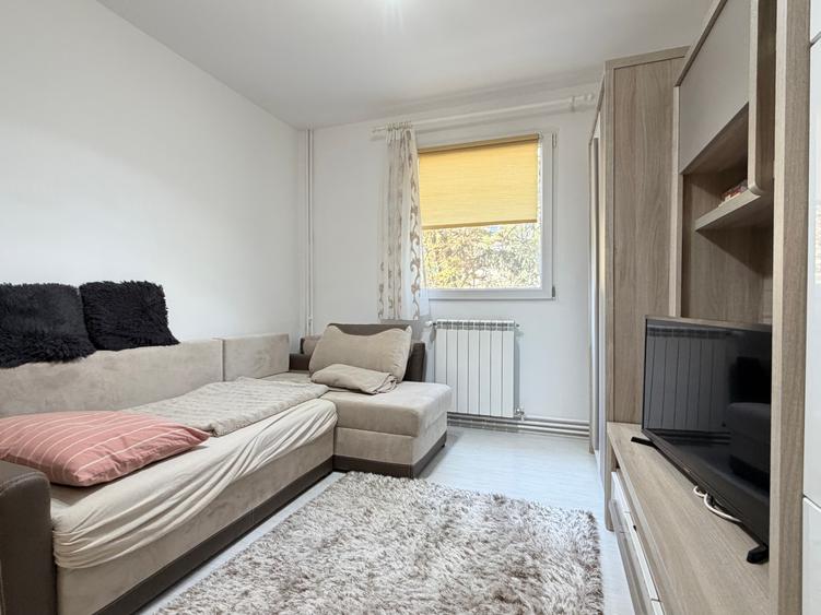 Apartament cu 3 camere semidecomandat în Gheorghe Lazăr
