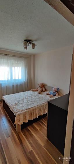 Apartament cu 4 camere semidecomandat în Confecții