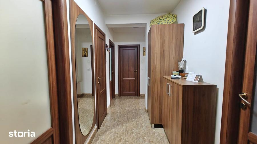 Apartament cu 4 camere semidecomandat în Grigorescu