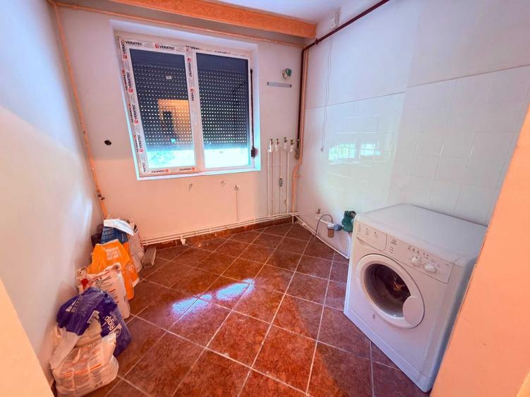 Apartament cu 3 camere semidecomandat în Copou
