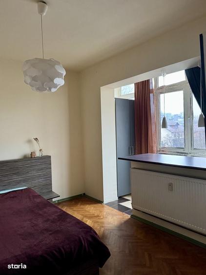 Apartament cu 3 camere semidecomandat în Nord
