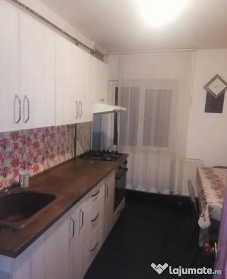 Apartament cu 2 camere decomandat în Popa Șapcă