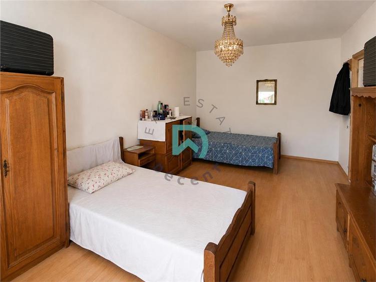 Apartament cu 3 camere decomandat în Calea București