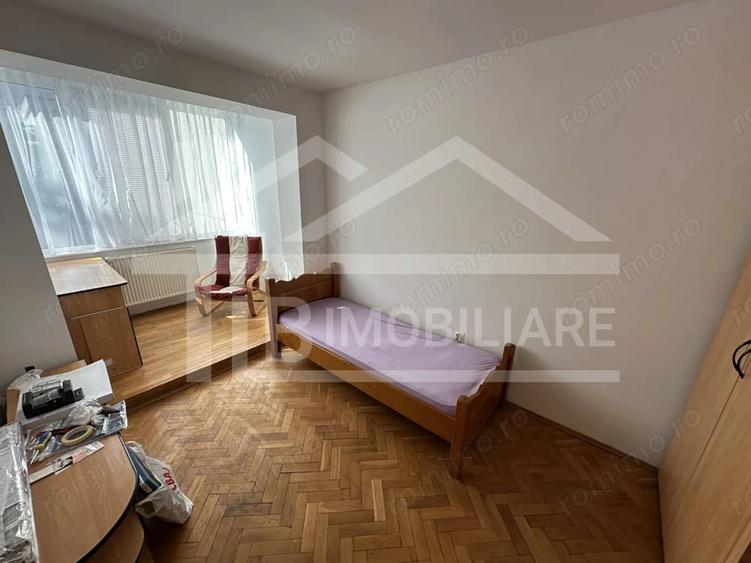 Apartament cu 3 camere semidecomandat în Cornișa