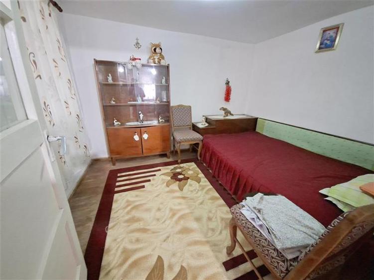 Casă cu 3 camere cu Teren 549 Mp în 9 Mai