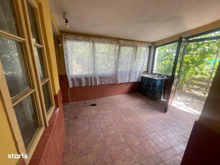 Casă cu 4 camere în Șimnicu de Jos