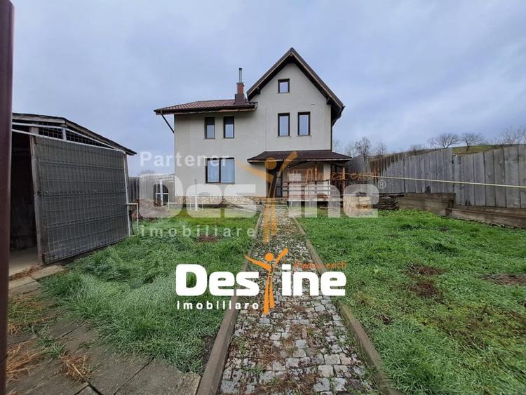 Casă individuală cu 4 camere cu Canalizare în Bogonos