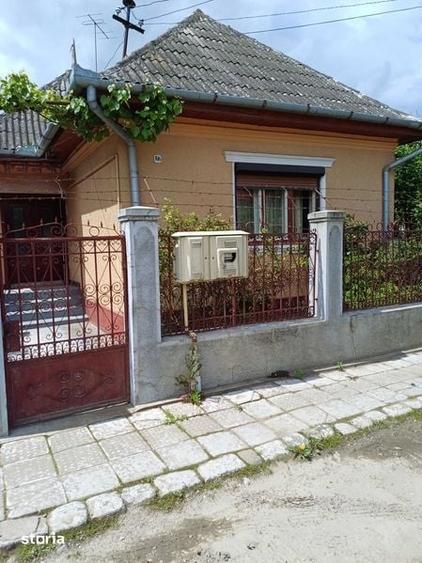 Casă cu 3 camere cu Teren 108 Mp în Central