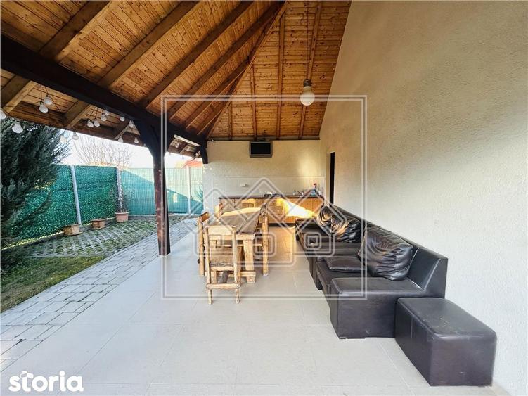 Casă cu 5 camere cu Teren 661 Mp în Șura Mică
