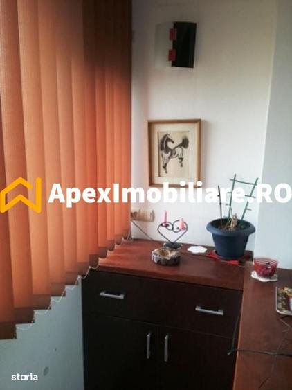 Apartament cu 3 camere decomandat în Giurgiului