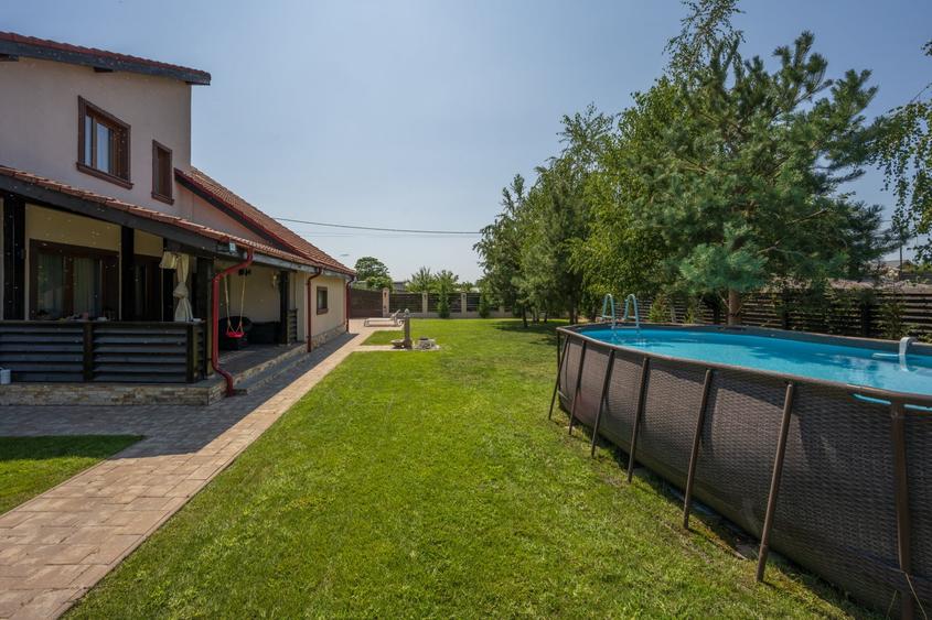 Casă individuală cu 4 camere cu Piscina în Domnești