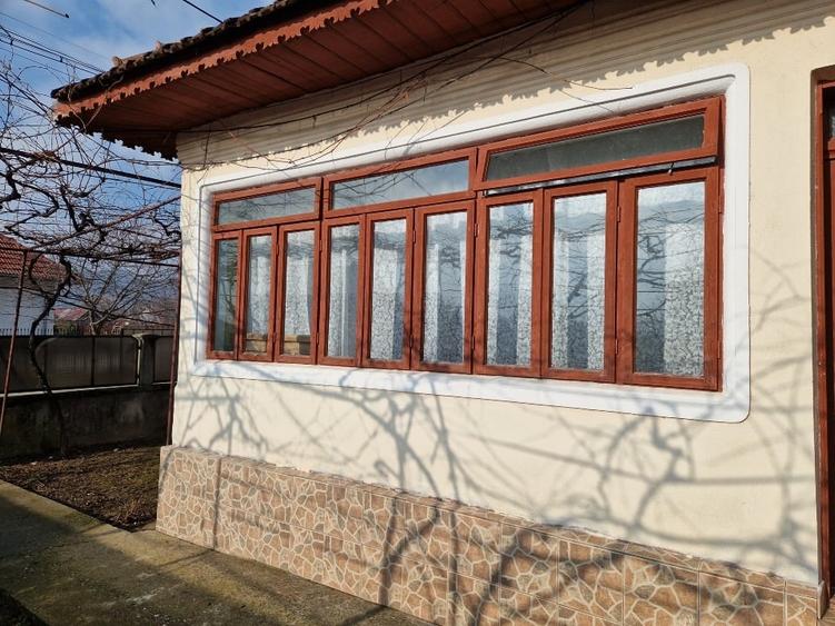 Casă individuală cu 3 camere cu Teren 600 Mp în Baia de Fier