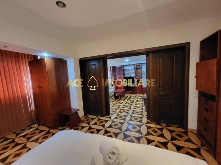 Apartament cu 3 camere semidecomandat, mobilat în Decebal