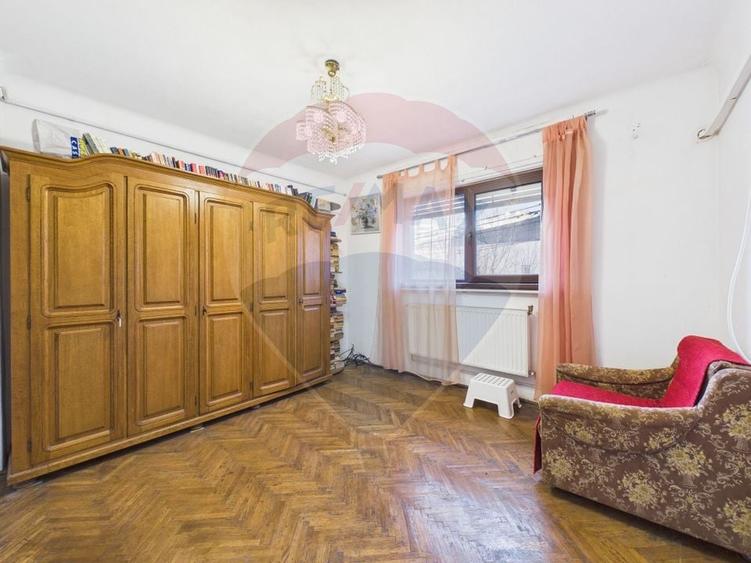 Casă cu 4 camere cu Teren 308 Mp în Chitila