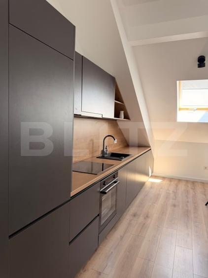 Apartament cu 3 camere semidecomandat, mobilat în Florești