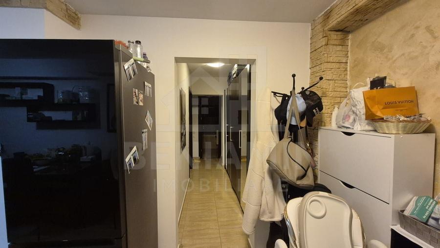 Apartament cu 3 camere decomandat în 1 Mai