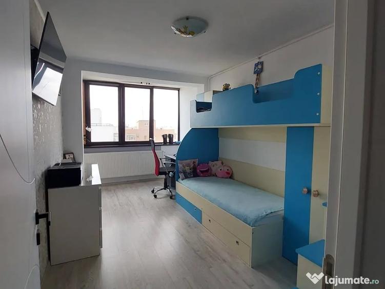 Apartament cu 3 camere decomandat în Theodor Pallady