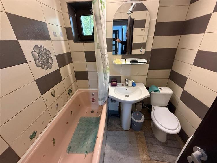 Apartament cu 3 camere decomandat în Hala Centrală