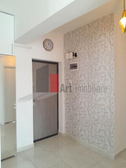 Apartament cu 3 camere decomandat, mobilat în Roșu