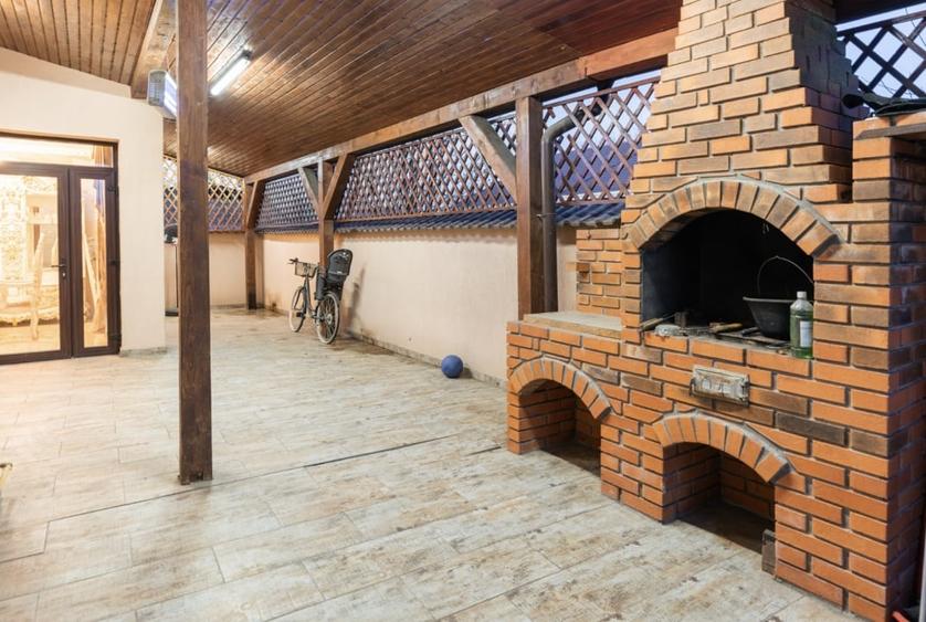 Casă individuală cu 6 camere cu Canalizare în Cristești