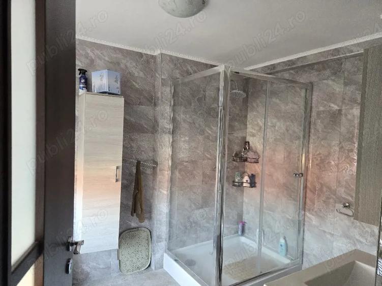 Casă cu 6 camere cu Teren 530 Mp în Central