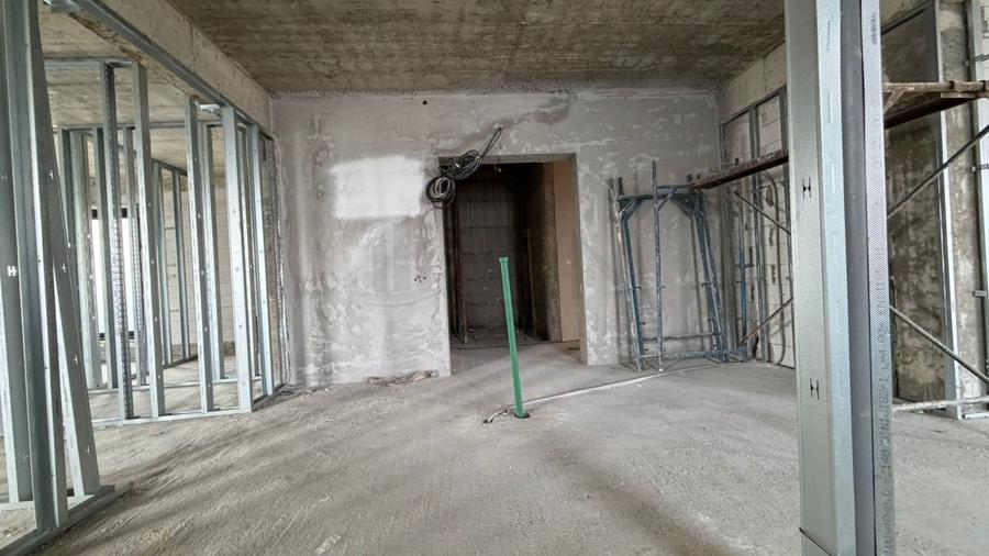 Apartament cu 4 camere decomandat în Pipera