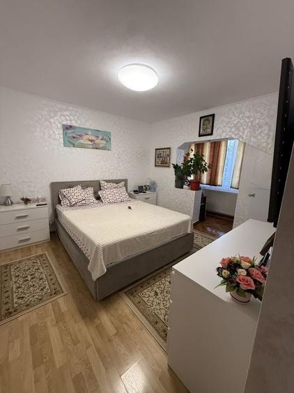 Apartament cu 3 camere decomandat în Tomești