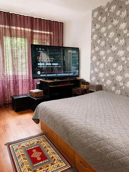 Apartament cu 3 camere decomandat în Apusului