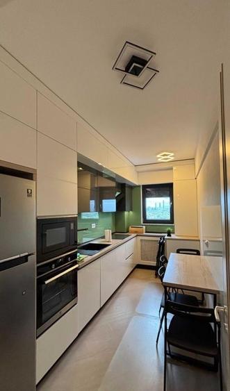 Apartament cu 3 camere decomandat, mobilat în Văcăresti