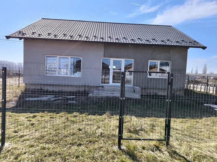 Casă cu 3 camere cu Teren 525 Mp în Stăncești