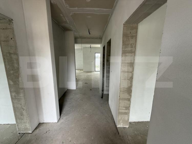 Casă individuală cu 4 camere cu Canalizare în Odoreu