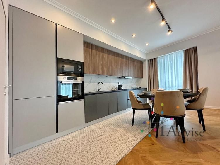 Apartament cu 4 camere decomandat, mobilat în Central