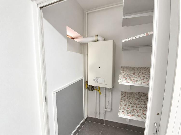 Apartament cu 3 camere semidecomandat, mobilat în Kiriac
