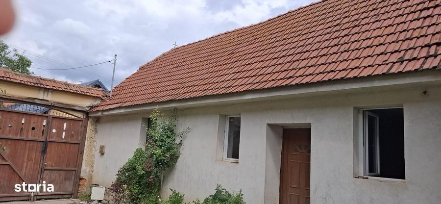 Casă cu 2 camere în Central