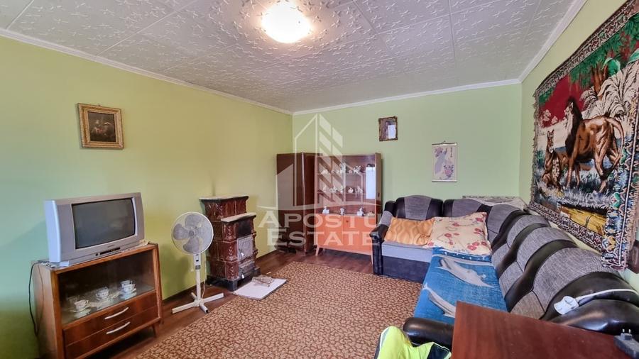 Casă individuală cu 3 camere cu Canalizare în Giarmata