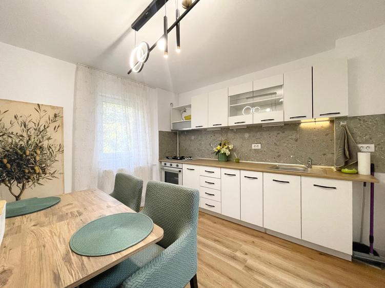Apartament cu 2 camere semidecomandat, mobilat în Girocului