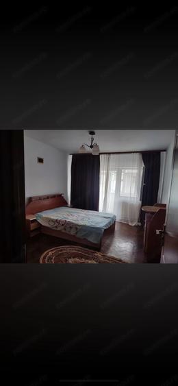Apartament cu 3 camere decomandat în Exterior Vest